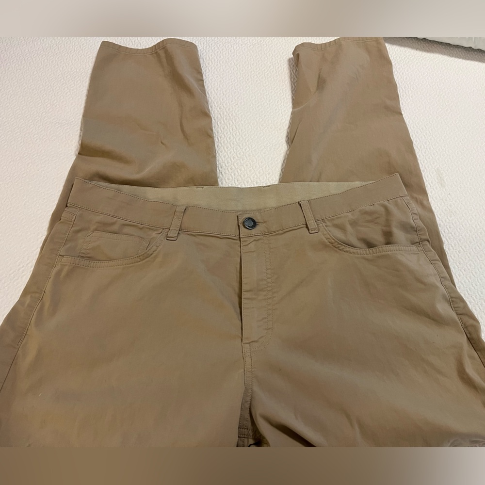 Faherty Men's Movement 5 pocket Khaki Chinos 35x29